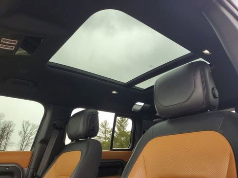 Used 2023 Land Rover Defender 110 X AWD/4WD image 9