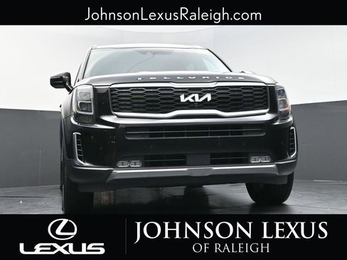 Used 2022 Kia Telluride SX w/ Towing Package FWD image 17