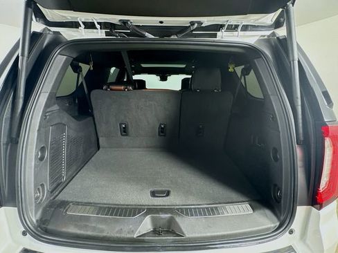 Used 2023 GMC Yukon XL Denali Ultimate image 32