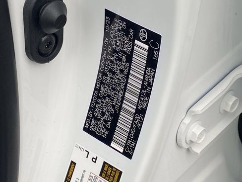 Certified 2024 Toyota Corolla SE image 30