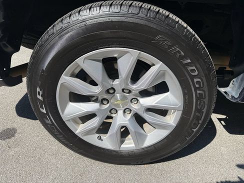 Used 2020 Chevrolet Silverado 1500 Custom w/ Custom Value Package RWD image 13