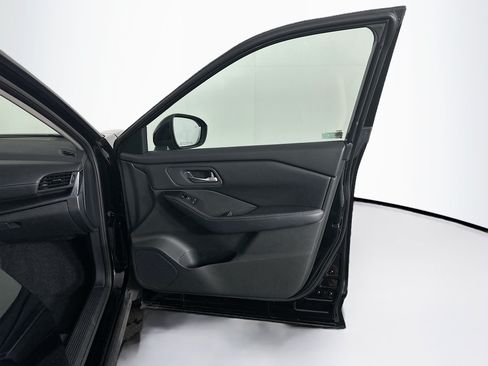 Used 2025 Nissan Rogue SV FWD image 31