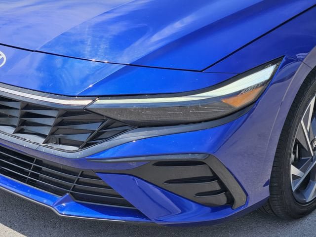 Used 2025 Hyundai Elantra SEL FWD image 9