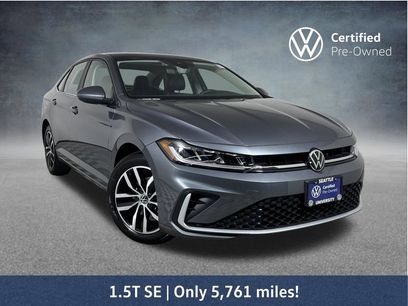 Used 2025 Volkswagen Jetta SE w/ Sunroof Package