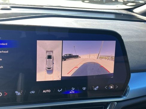 Used 2025 Chevrolet Equinox EV LT w/ Convenience Package image 15