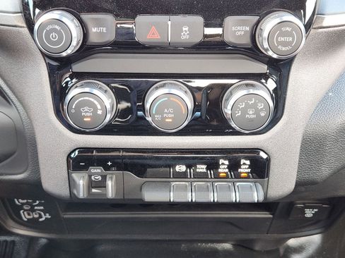 New 2026 RAM 2500 Tradesman w/ Chrome Appearance Group AWD/4WD image 28