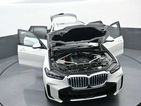 New 2026 BMW X5 xDrive40i w/ M Sport Package AWD/4WD image 40