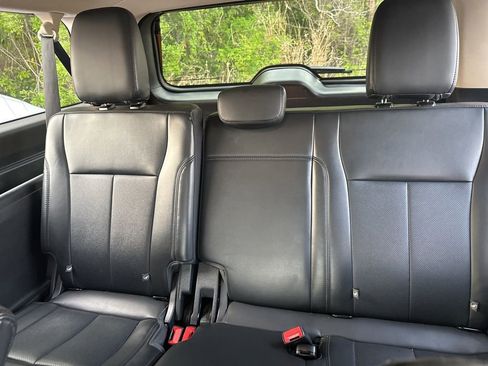 Used 2024 Ford Expedition Max XLT image 4