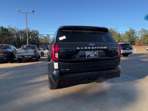 New 2026 Ford Expedition Active image 5