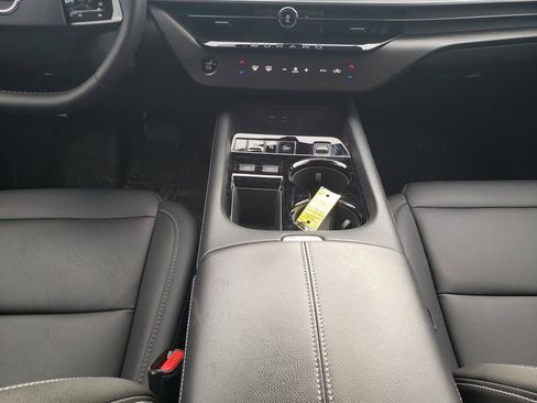 Certified 2025 Nissan Murano SV image 22