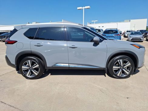 Used 2023 Nissan Rogue Platinum w/ Platinum Premium Package FWD image 7