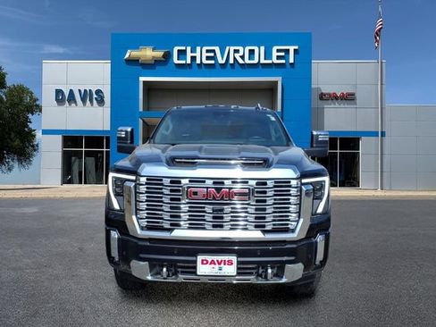 Used 2025 GMC Sierra 3500 Denali w/ Technology Package AWD/4WD image 8