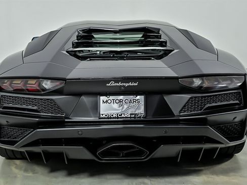 Used 2018 Lamborghini Aventador S AWD/4WD image 11