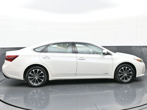 Used 2016 Toyota Avalon XLE Premium image 2