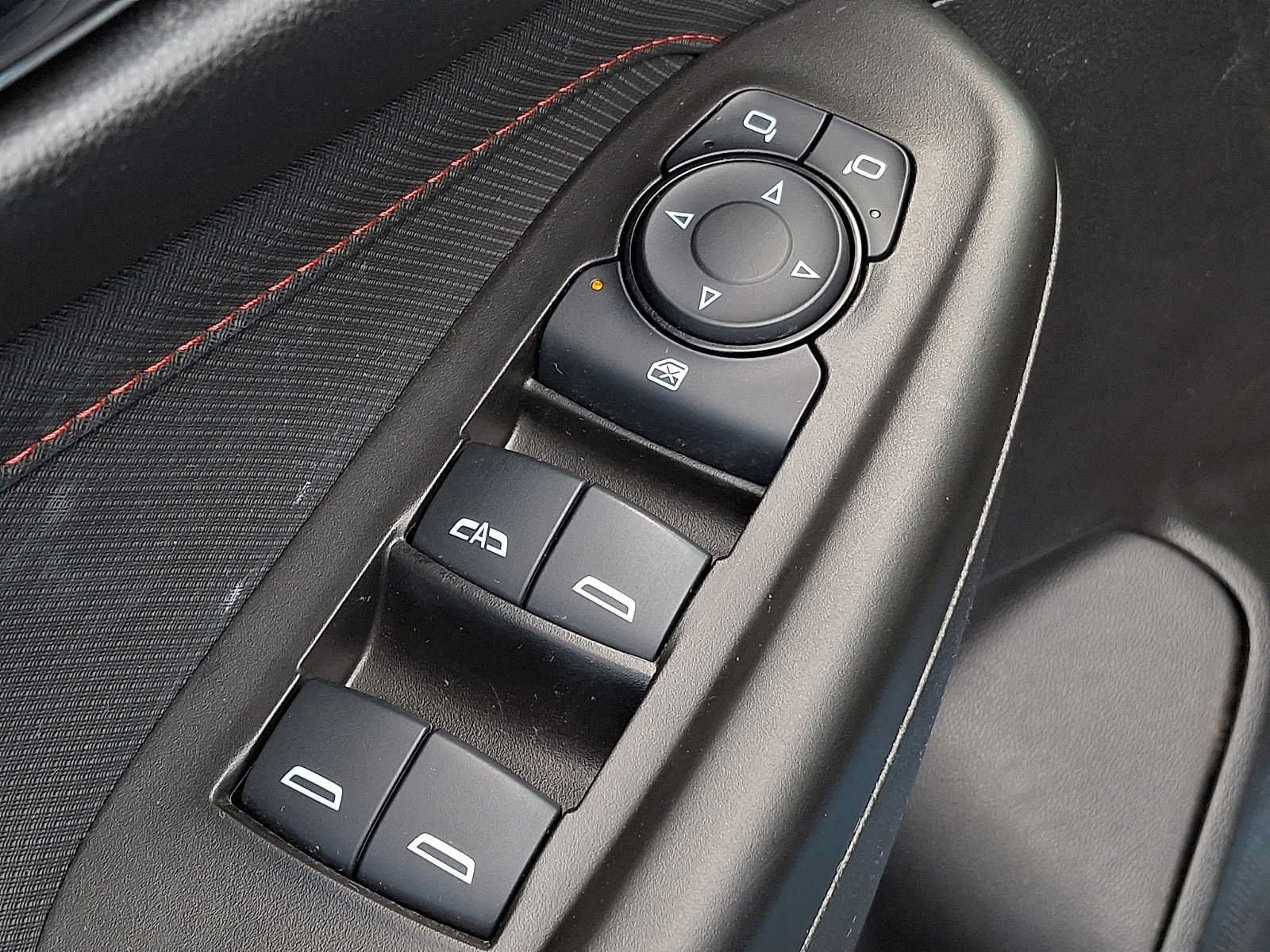 Used 2025 Chevrolet TrailBlazer RS FWD image 25