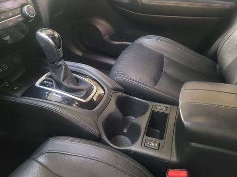 Used 2018 Nissan Rogue SL w/ Premium Package image 26