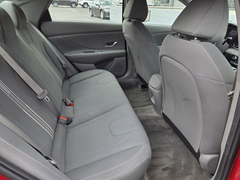 Used 2024 Hyundai Elantra Blue image 28