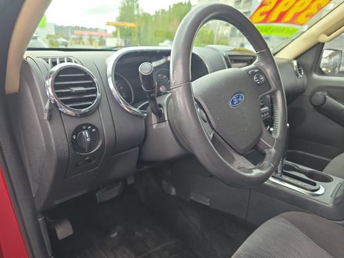 Used 2010 Ford Explorer XLT image 7