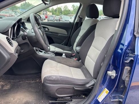 Used 2013 Chevrolet Cruze LS FWD image 13
