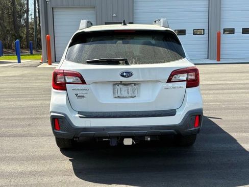 Used 2018 Subaru Outback 2.5i Limited image 4