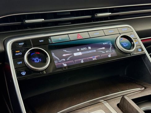 Used 2024 Genesis GV80 2.5T image 16