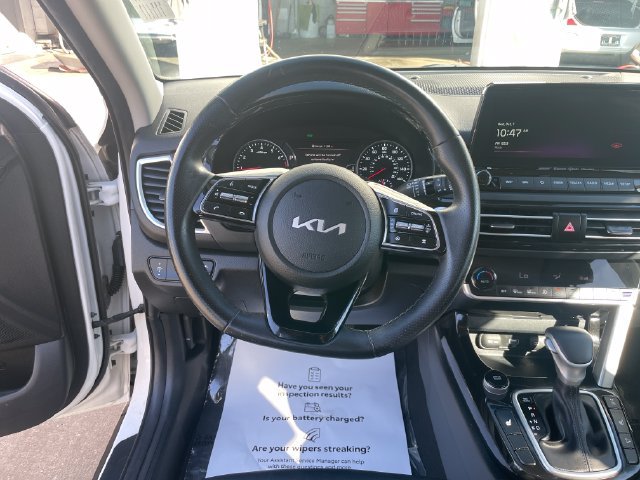 Used 2023 Kia Seltos SX w/ SX Sunroof Package AWD/4WD image 14
