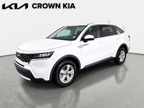 Used 2023 Kia Sorento LX image 1