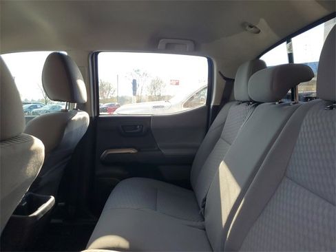 Used 2022 Toyota Tacoma 2WD Double Cab image 11