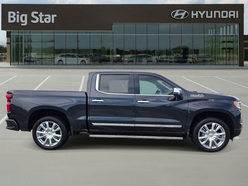 Used 2023 Chevrolet Silverado 1500 High Country w/ High Country Premium Package AWD/4WD image 5