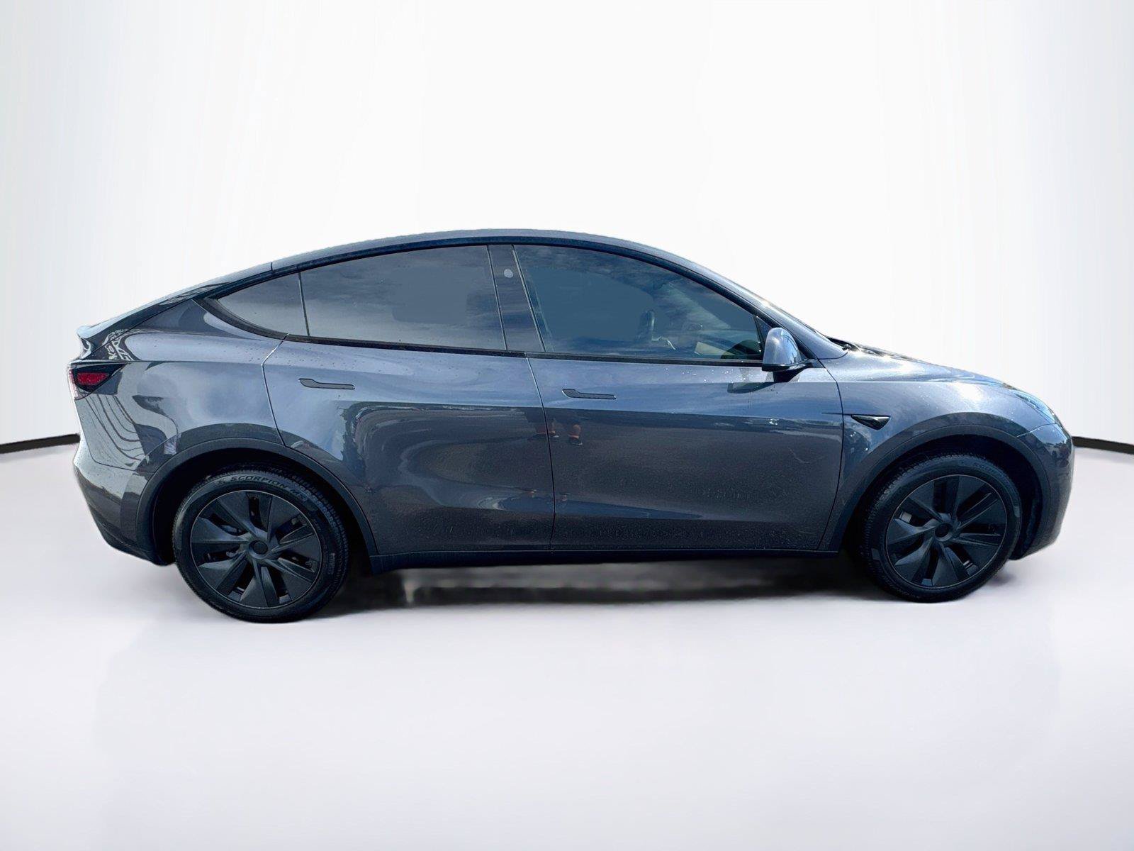 Used 2025 Tesla Model Y Long Range RWD image 6