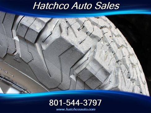 Used 2016 Toyota Tacoma TRD Off-Road w/ Towing Package AWD/4WD image 10