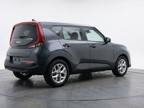 Used 2025 Kia Soul LX w/ LX Technology Package FWD image 9