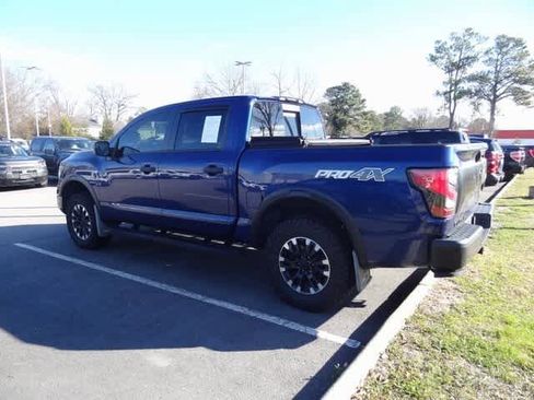 Used 2021 Nissan Titan PRO-4X w/ Pro-4x Convenience Package image 7