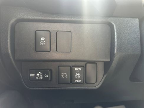 Certified 2022 Toyota Tacoma TRD Off-Road AWD/4WD image 21