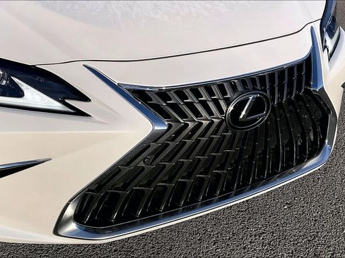 Certified 2024 Lexus ES 350 w/ Premium Package image 28