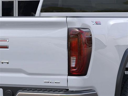 New 2026 GMC Sierra 2500 SLE image 11