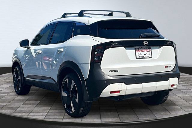 Used 2026 Nissan Kicks SR w/ Cold Weather Package AWD/4WD image 4