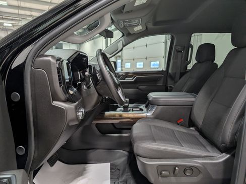Used 2025 GMC Sierra 1500 Elevation image 16