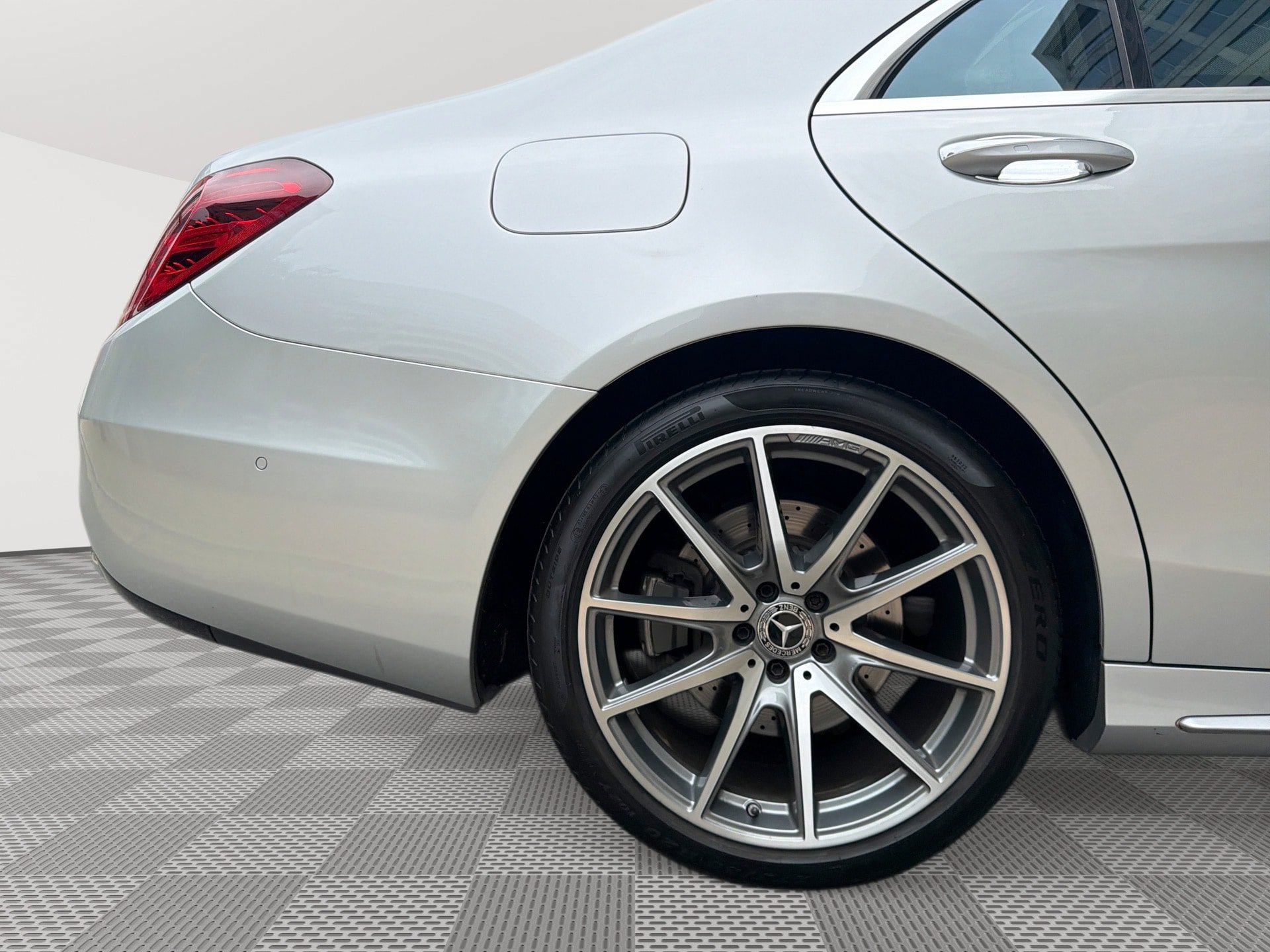Used 2018 Mercedes-Benz S 560 4MATIC Sedan image 31
