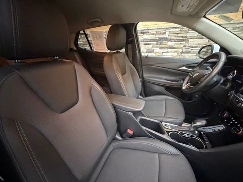 Used 2023 Buick Encore GX Select w/ Sport Touring Package AWD/4WD image 17