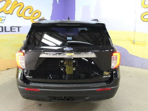 Used 2023 Ford Explorer XLT w/ Class IV Trailer Tow Package AWD/4WD image 3