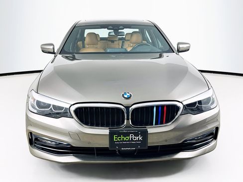 Used 2018 BMW 530i image 2