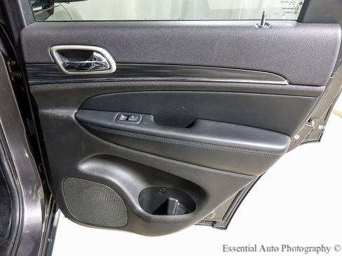 Used 2021 Jeep Grand Cherokee Limited image 25