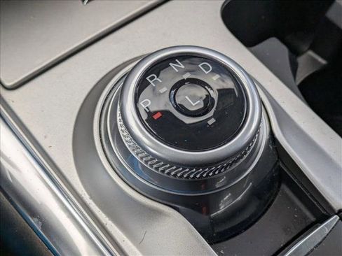 Used 2021 Ford Explorer XLT w/ Equipment Group 202A image 12