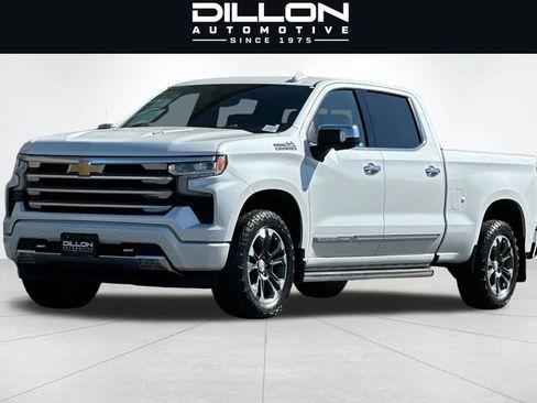 Used 2024 Chevrolet Silverado 1500 High Country w/ Technology Package AWD/4WD image 8