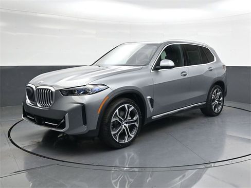 New 2026 BMW X5 xDrive40i w/ Climate Comfort Package image 8
