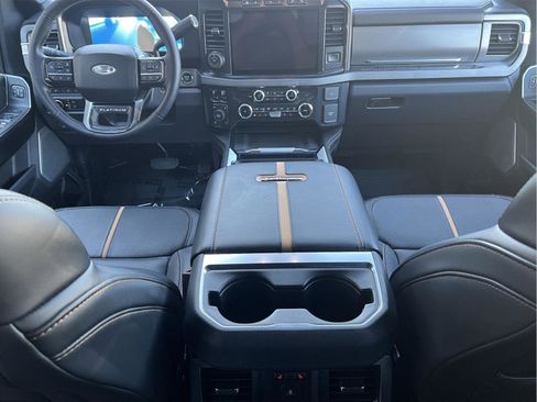 Used 2024 Ford F250 Platinum image 19