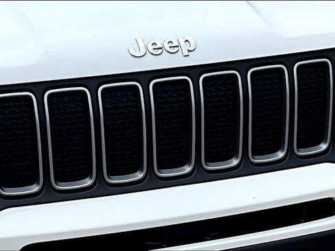 Used 2023 Jeep Renegade Latitude AWD/4WD image 30