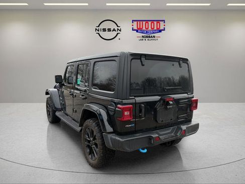 Used 2022 Jeep Wrangler Unlimited Sahara AWD/4WD image 4