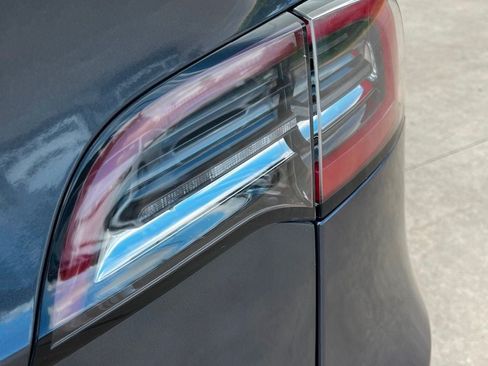 Used 2020 Tesla Model Y Long Range AWD/4WD image 27